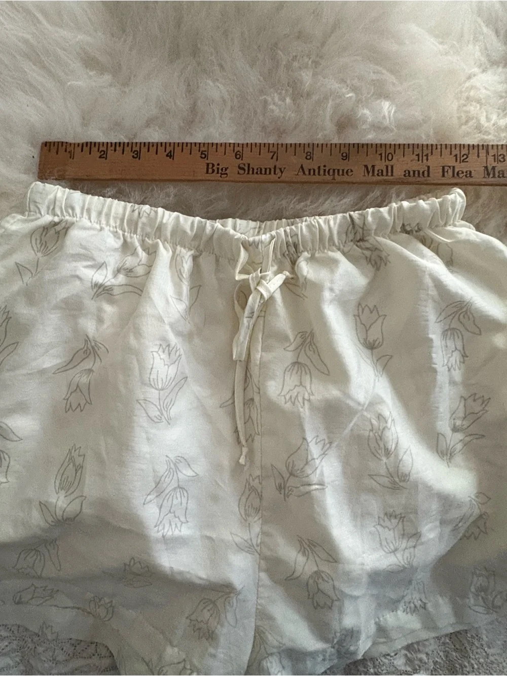Cream Floral Ruffle Pajama Set - Brand: Petit Lem 55%cotton 45 polyester medium - Picture 10 of 10